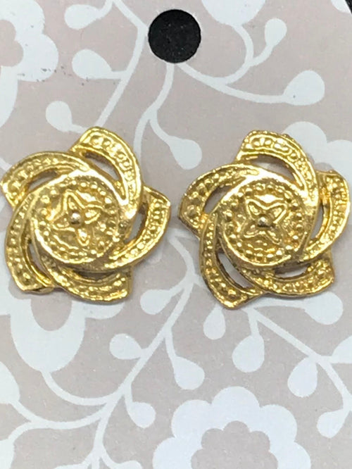 Vintage gold tone floral rose earrings